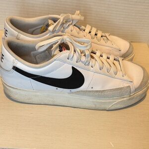 Nike Blazers Classic White and Black Low-Top Sneakers